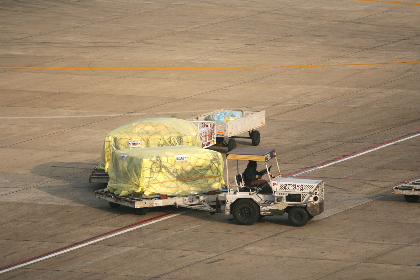 Chuyển phát nhanh DHL tại Hà Nội: cước, thủ tục, lưu ý Chuyển phát nhanh DHL tại Hà Nội: cước, thủ tục, lưu ý