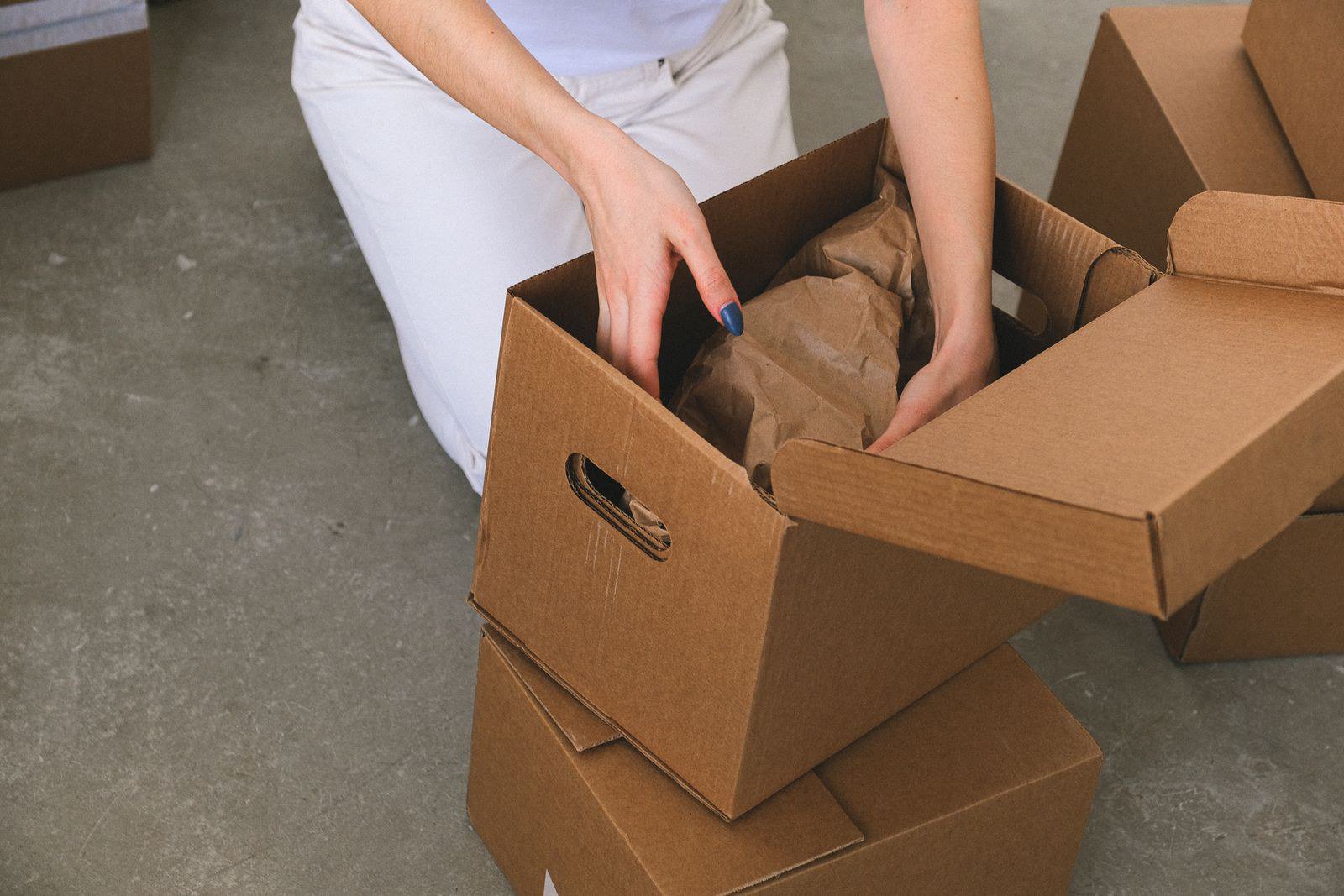 Cách gửi chuyển phát nhanh DHL tại TPHCM